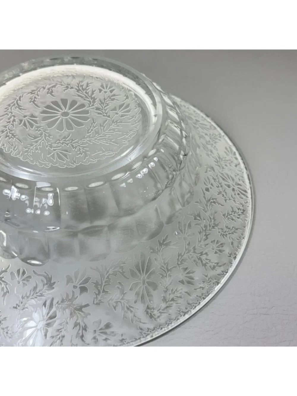 Vintage Etched Glass Serving Bowl Frosted Floral Daisy Wreath Retro